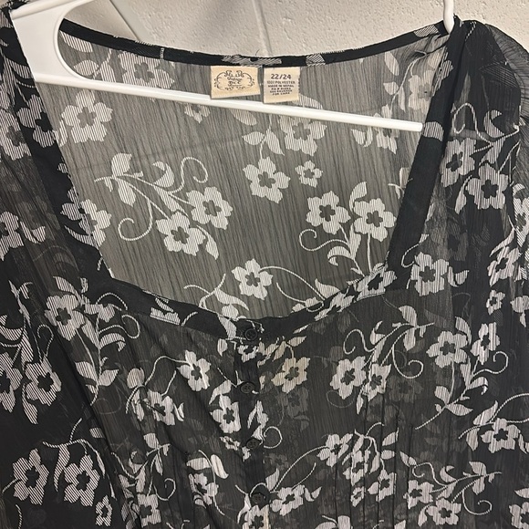 Black and White Sheer Floral Blouse - Picture 4 of 5